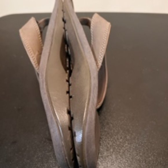 Olukai Ohana size 10 brown flipflop main image 6